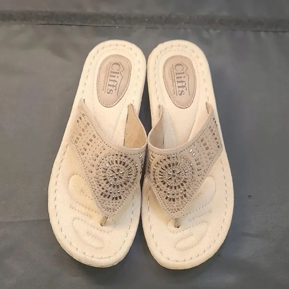 BRAND NEW CLIFFS BY WHITE MOUNTAIN WOMENS CIENNA DEMI WEDGE THONG THON…